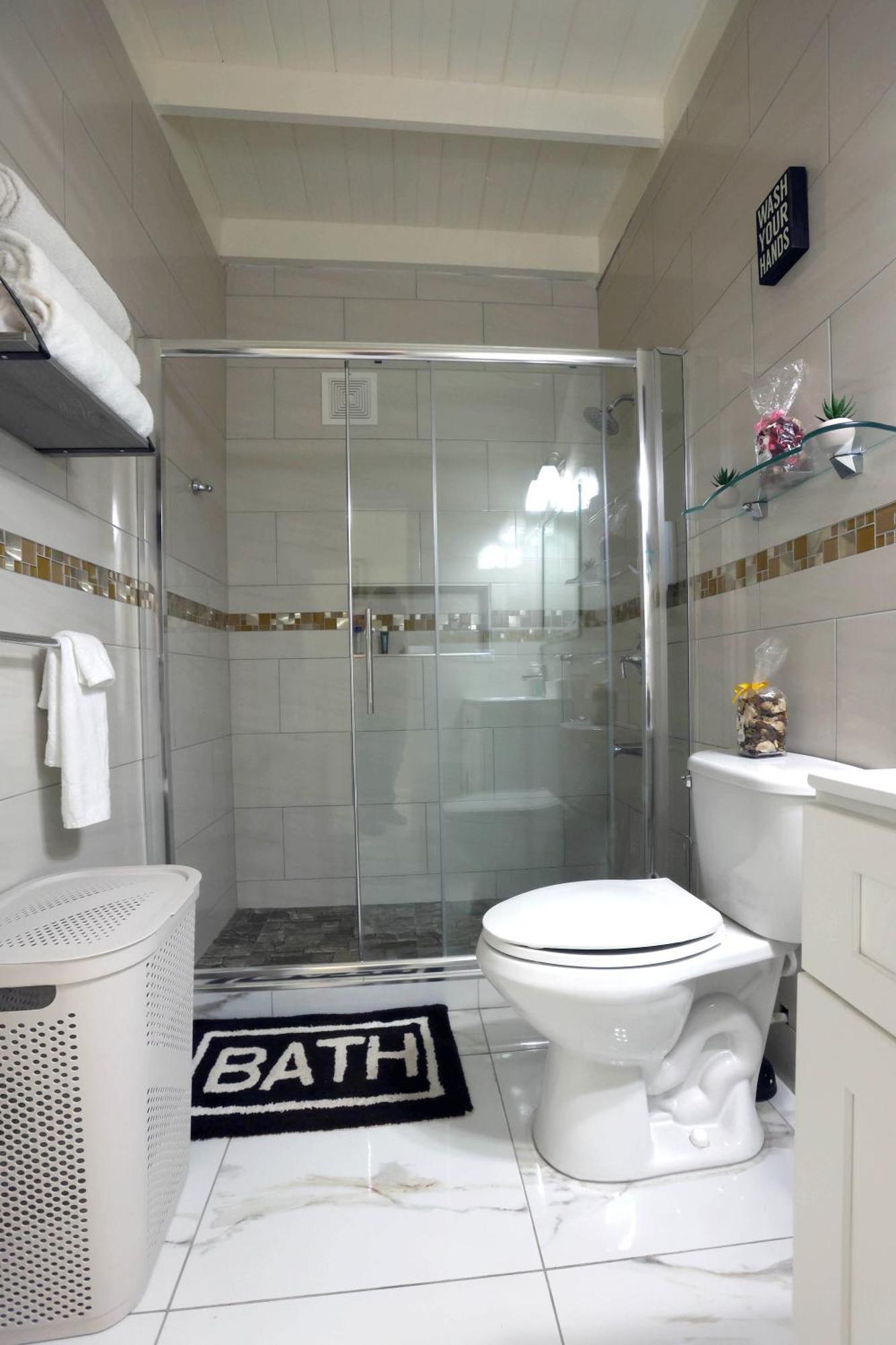 Spacious Luxury 3 Bed Rooms In Кингстън Екстериор снимка