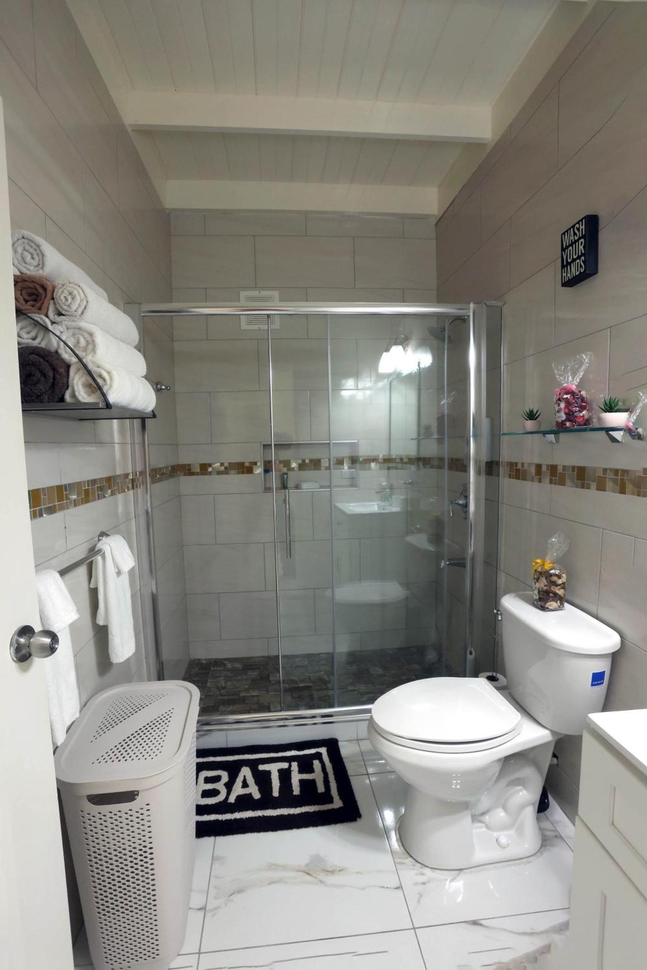 Spacious Luxury 3 Bed Rooms In Кингстън Екстериор снимка