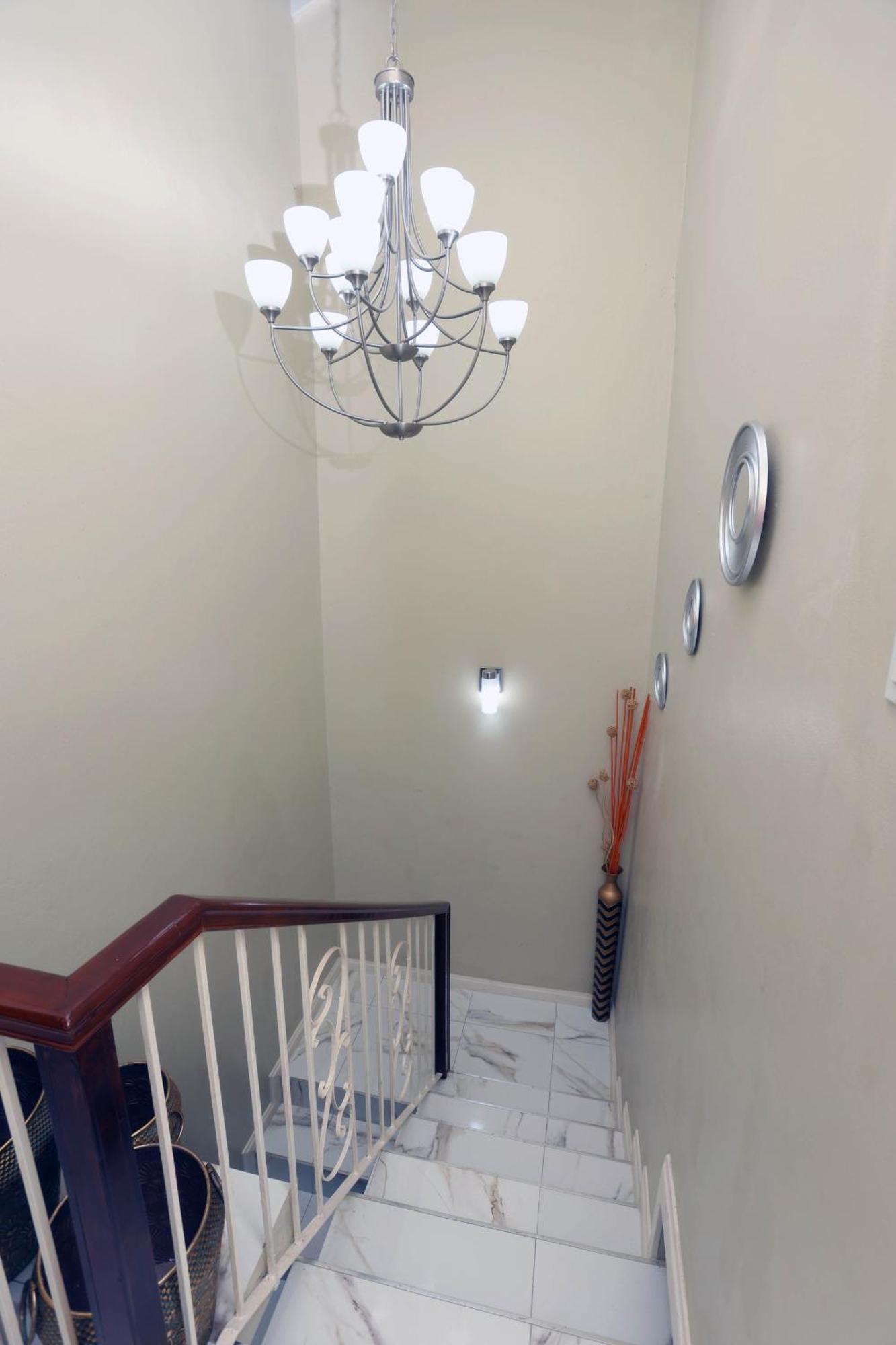 Spacious Luxury 3 Bed Rooms In Кингстън Екстериор снимка
