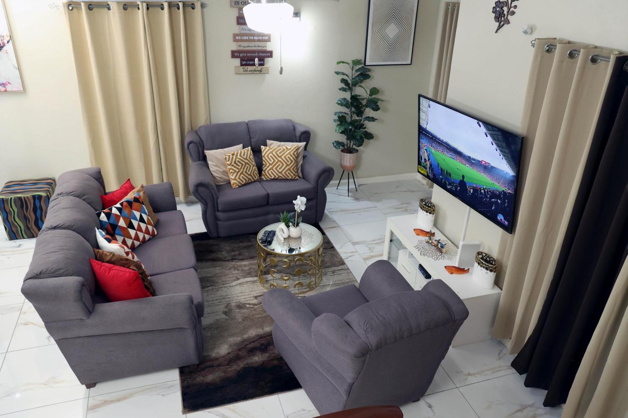 Spacious Luxury 3 Bed Rooms In Кингстън Екстериор снимка